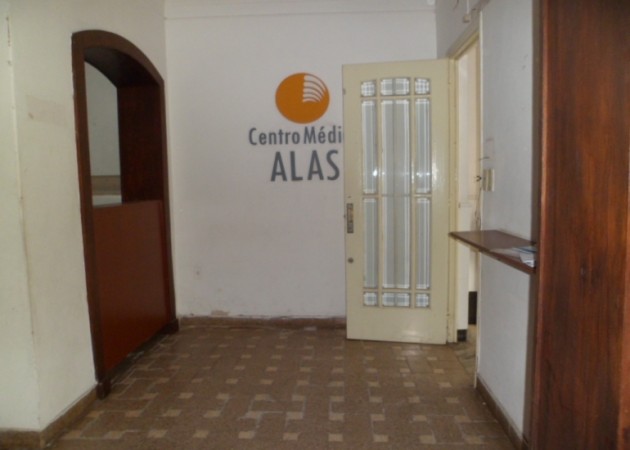 MB Negocios Inmobiliarios VENDE. Laprida 1518. Casa Ph. 4 dormitorios. 3 baños. Ideal institucion