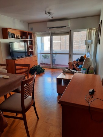 MB Negocios Inmobiliarios Vende Corrientes 483. Dos dormitorios. Cochera