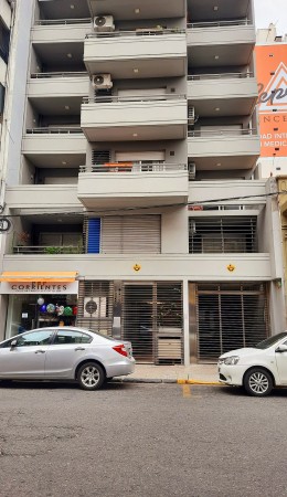 MB Negocios Inmobiliarios vende Corrientes 1600. Semipiso. Externo. Balcones. Pileta. 